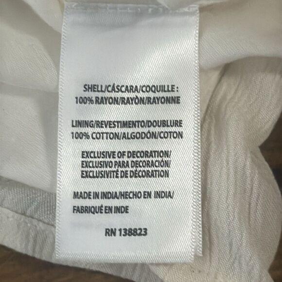 Idyllwind Women’s Elegant White Spruce Crisis Front Embellished Tank - Picture 6 of 6